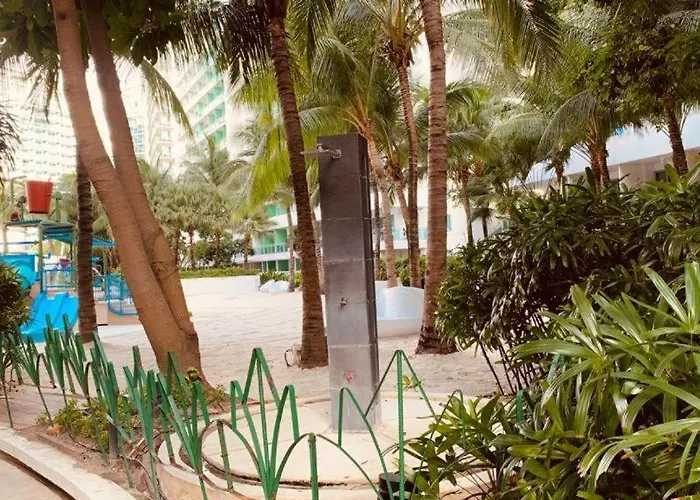 Aparthotel Azure With Man-made Pool *